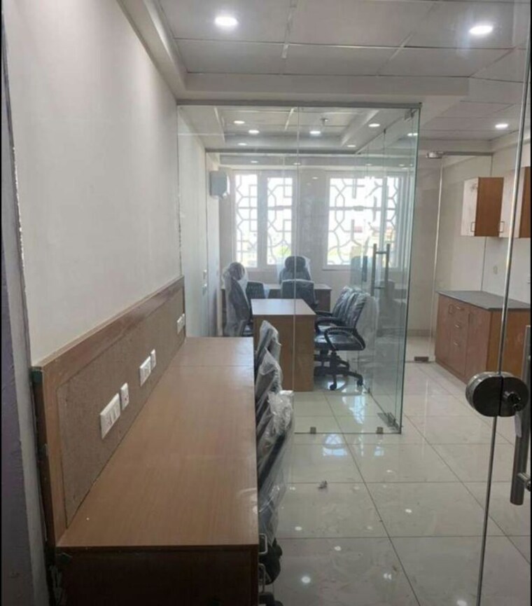 Team Area, chandigarh-citi-center Commercial Office Space 500 Sq.Ft. In Vip Road Zirakpur 10572965