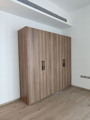 Room in 4 BHK Apartment at Kalpataru Magnus, Bandra East – for Rent