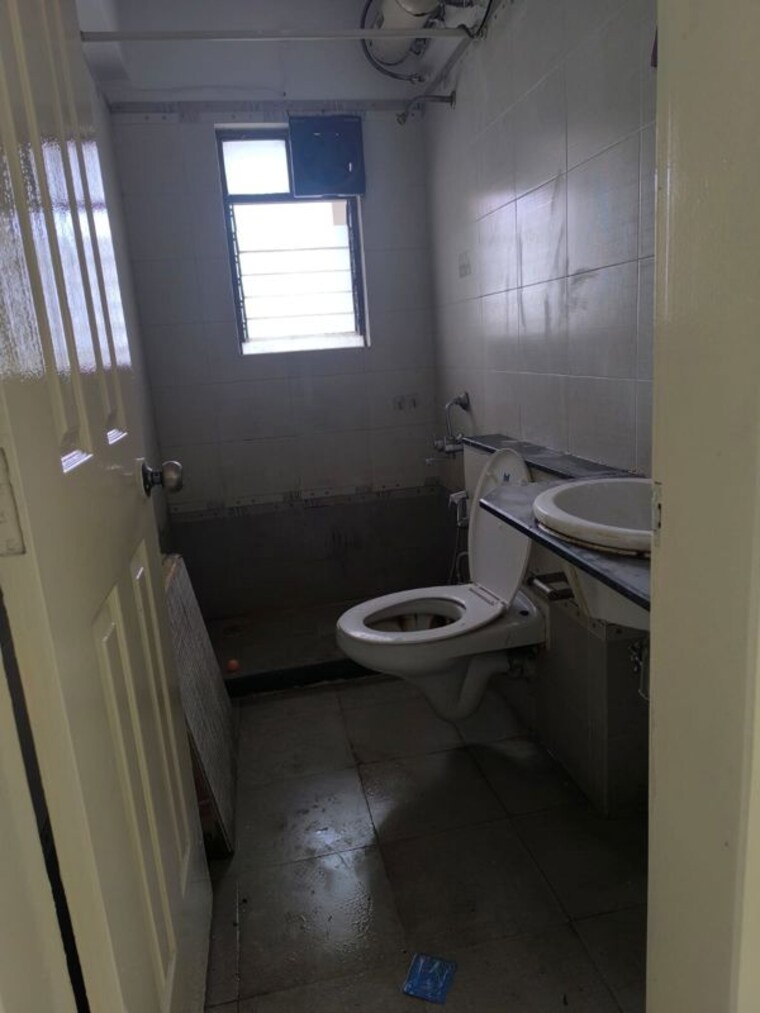 Bathroom, konark-splendour 1 Bedroom 850 Sq.Ft. Apartment In Kalyani Nagar Pune 10572964