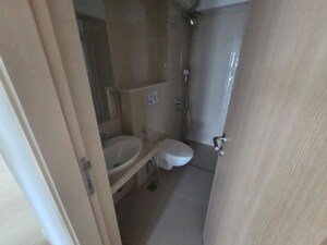 Bathroom in 1.5 BHK Apartment at Sheth Avante, Kanjurmarg West – for Rent