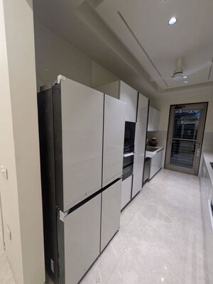 Building Lobby in 4 BHK Builder Floor at Sector 21 – for Rent