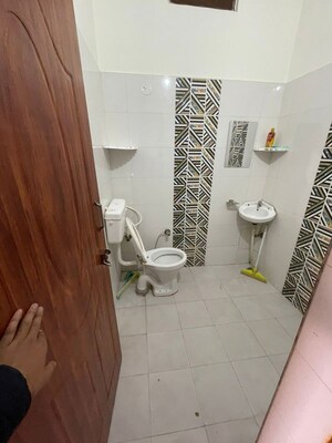 Bathroom in 1 BHK Builder Floor at Dalanwala – for Rent