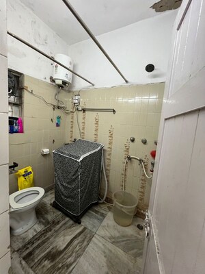 Team Area in 2 BHK Builder Floor at Sheikh Sarai – for Rent