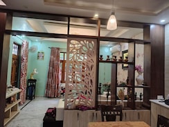 2 BHK Builder Floor For Rent in Aman Vihar