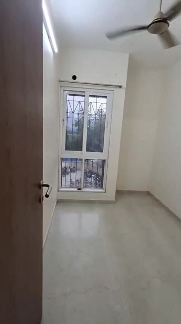Room, dosti-west-county 2 Bedroom 550 Sq.Ft. Apartment In Balkum Pada Thane 10573036