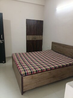 1 RkBuilder Floor For Rent in Sector 52