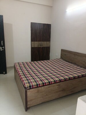 1 RK Builder Floor For Rent in Sector 52