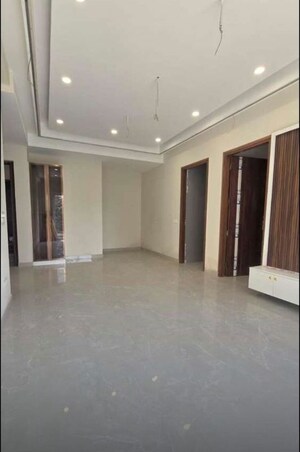 Room in 3 BHK Apartment at Altura Apartments, Ghazipur – for Rent