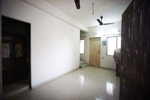 Room in 4 BHK Independent House at Ghodasar – for Sale