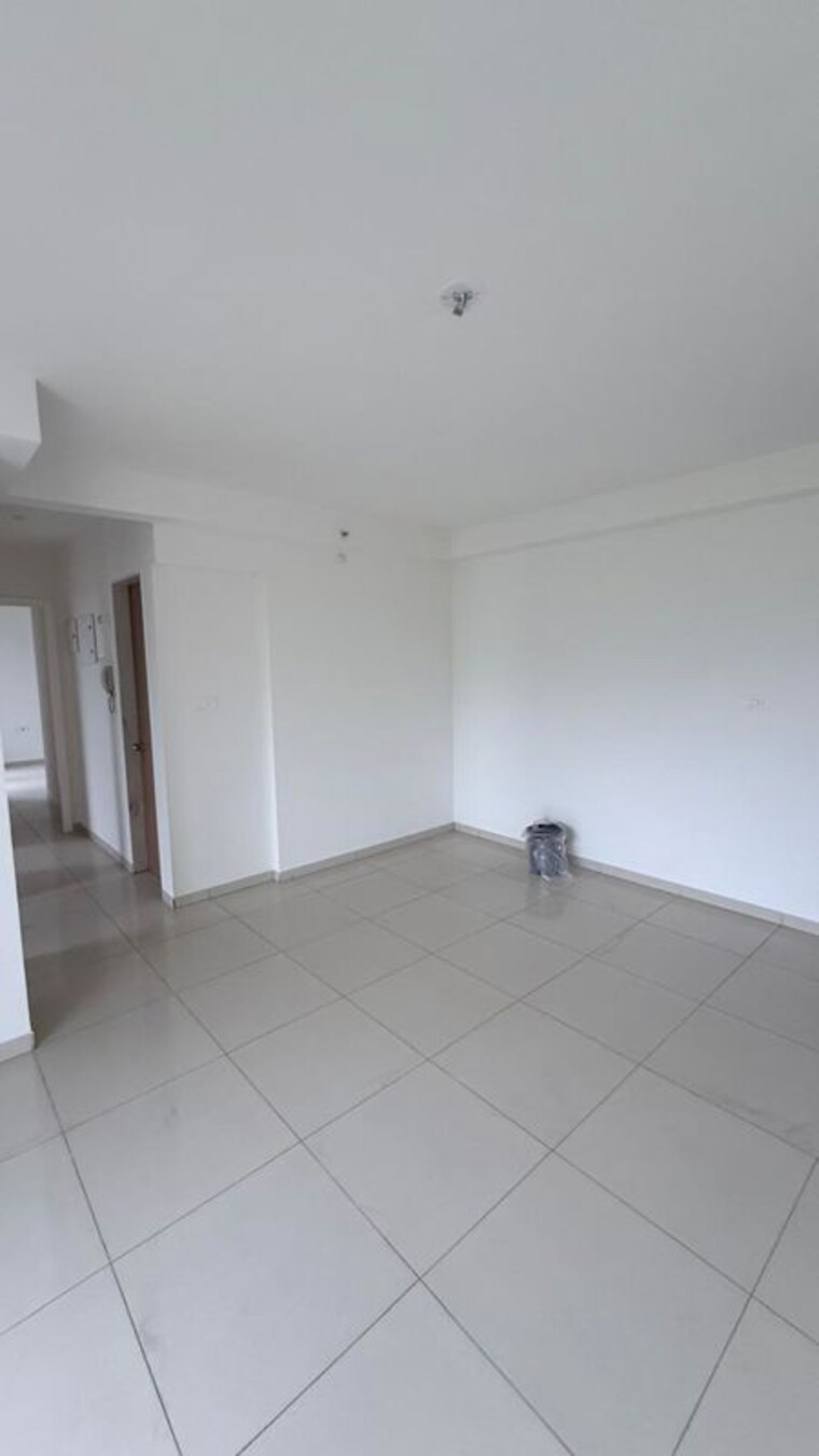 Room, godrej-emerald 2 Bedroom 600 Sq.Ft. Apartment In Ghodbunder Road Thane 10573072