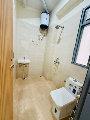 Bathroom in 1 RK Builder Floor at Sector 52 – for Rent
