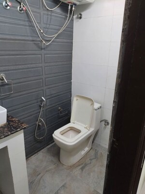 Bathroom in 1 RK Builder Floor at Sector 52 – for Rent