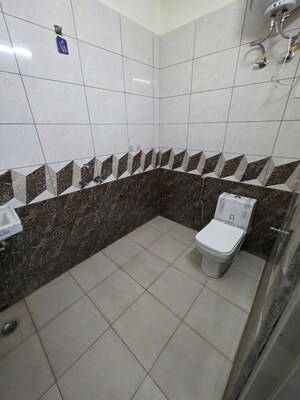 Balcony in 1 RK Builder Floor at Sector 52 – for Rent