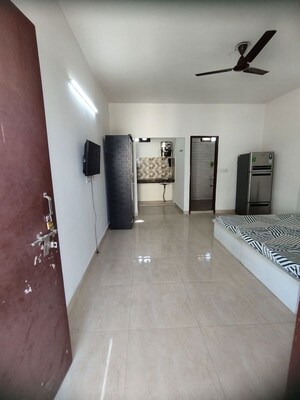Building Lobby in 1 RK Builder Floor at Sector 52 – for Rent