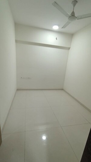 Room in 1 RK Builder Floor at Sanghvi Edge, Santacruz East – for Sale