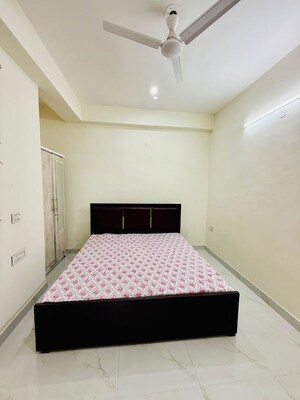 1 RK Builder Floor For Rent in Sector 40