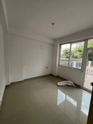 Room in 2 BHK Apartment at Landmark The Homes 81, Sector 81 – for Rent