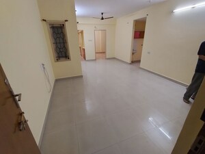 2 BHK Apartment For Rent in Multi Corner, Rmv Extension