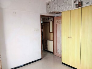 Room in 2 BHK Apartment at Shivaji Park – for Rent