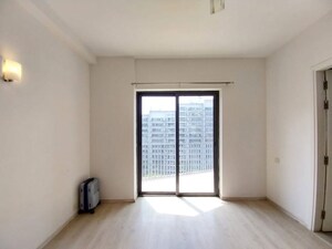 Room in 3 BHK Apartment at Ireo Skyon, Sector 60 – for Sale