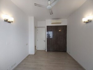 Room in 3 BHK Apartment at Ireo Skyon, Sector 60 – for Sale