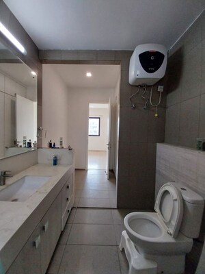 Bathroom in 3 BHK Apartment at Ireo Skyon, Sector 60 – for Sale