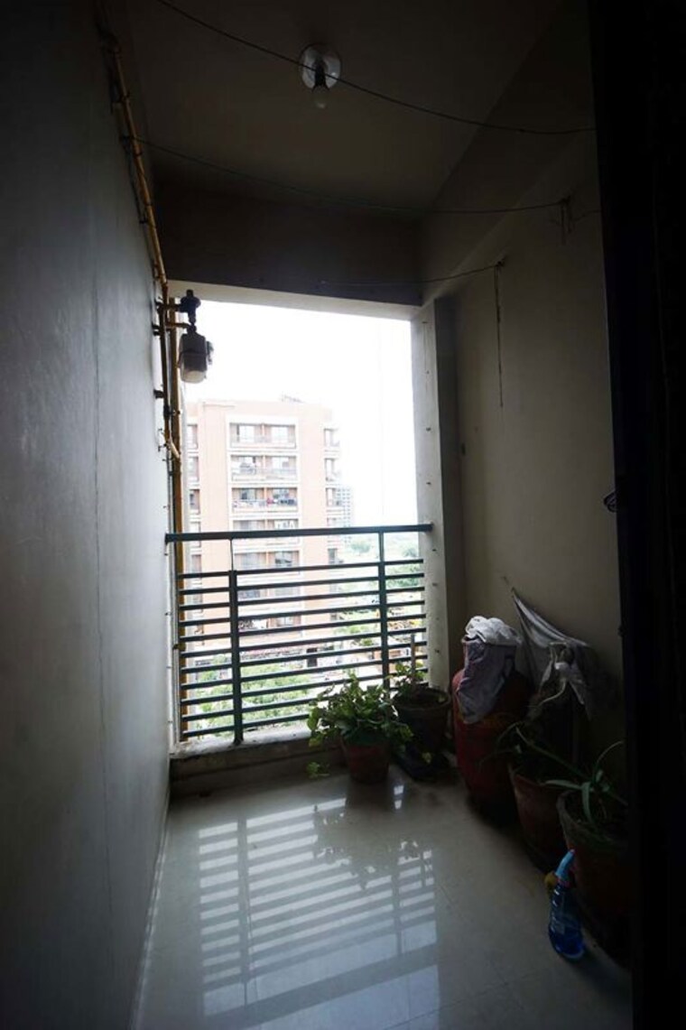  Parking, lambha gam 3 Bedroom 158 Sq.Yd. Apartment In Lambha Gam Ahmedabad 10573224
