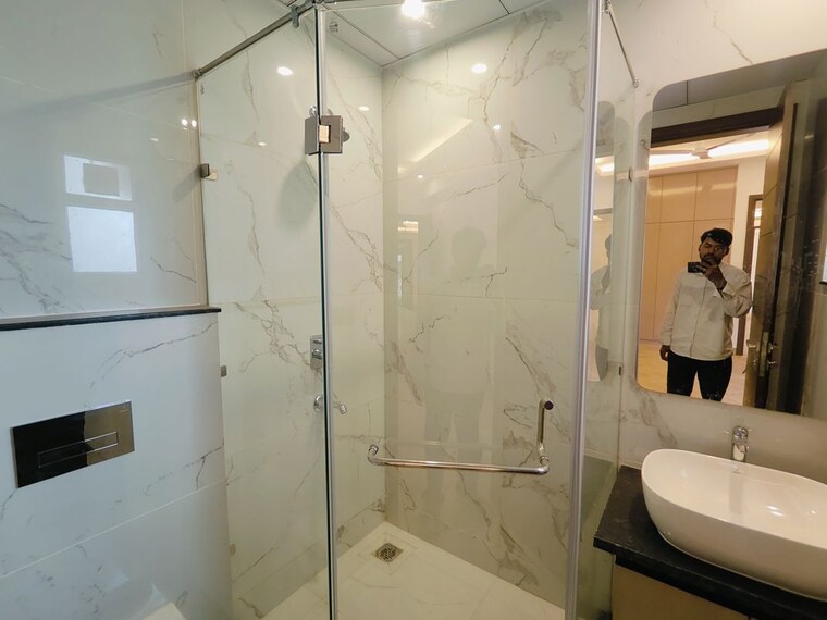 Bathroom, raj-one-good-earth 3 Bedroom 1620 Sq.Ft. Apartment In Sector 71 Gurgaon 10573235