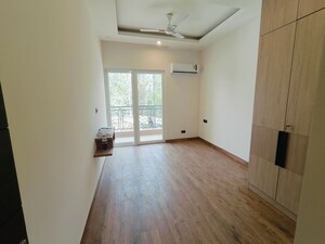 Room in 3 BHK Apartment at Raj One Good Earth, Sector 71 – for Rent