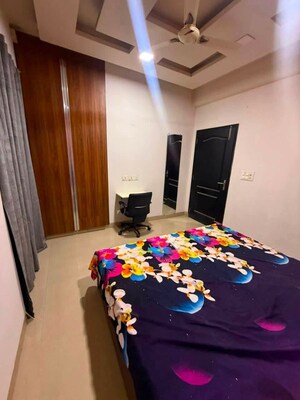 Bedroom in 3 BHK Builder Floor at BPTP Amstoria, Sector 102 – for Sale