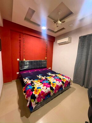 Bedroom in 3 BHK Builder Floor at BPTP Amstoria, Sector 102 – for Sale