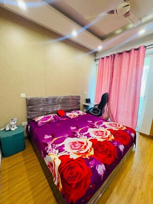 Bedroom in 3 BHK Builder Floor at BPTP Amstoria, Sector 102 – for Sale