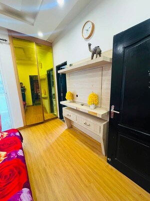 Bedroom in 3 BHK Builder Floor at BPTP Amstoria, Sector 102 – for Sale