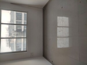 Room in 1 BHK Apartment at Hiraco Eminence, Mira Road – for Sale