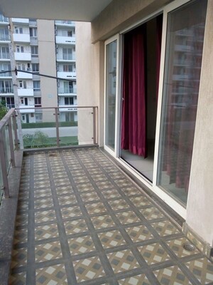 Balcony in 3 BHK Builder Floor at BPTP Amstoria, Sector 102 – for Sale