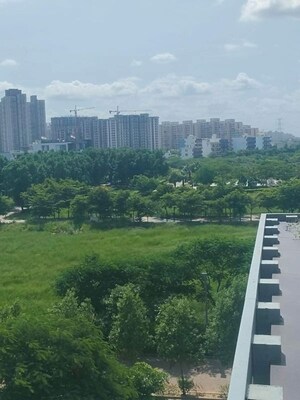3 BHK Builder Floor – Garden View at BPTP Amstoria, Sector 102 - for Sale