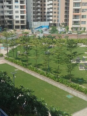 3 BHK Builder Floor – Garden View at BPTP Amstoria, Sector 102 - for Sale