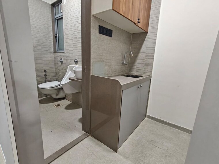 Bathroom, bhoomi-9-business-bay Commercial Office Space 470 Sq.Ft. In Malad West Mumbai 10573297