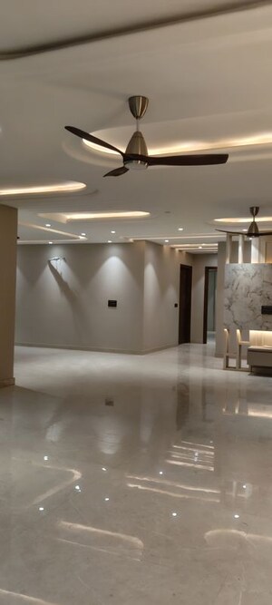 Team Area in 4 BHK Builder Floor at Sector 85 – for Sale