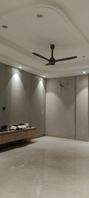 Building Lobby in 4 BHK Builder Floor at Sector 85 – for Sale