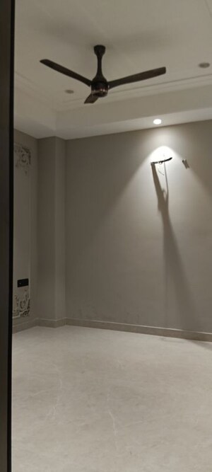 Room in 4 BHK Builder Floor at Sector 85 – for Sale