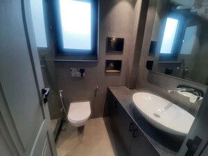 Team Area in 3 BHK Builder Floor at Sector 22 – for Rent