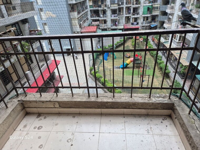 Balcony, sg-homes 3 Bedroom 1450 Sq.Ft. Apartment In Vasundhara Sector 4 Ghaziabad 10573307