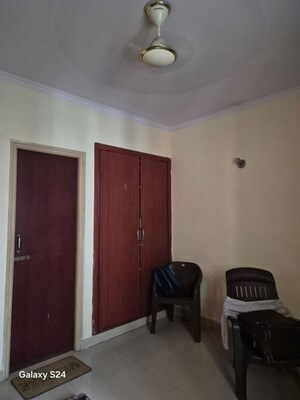 Bedroom in 3 BHK Apartment at Sg Homes, Vasundhara Sector 4 – for Rent
