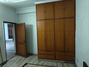 Room in 3 BHK Apartment at Godrej Woods, Sector 43 – for Rent
