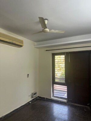 1 BHK Independent House For Rent in Sector 22