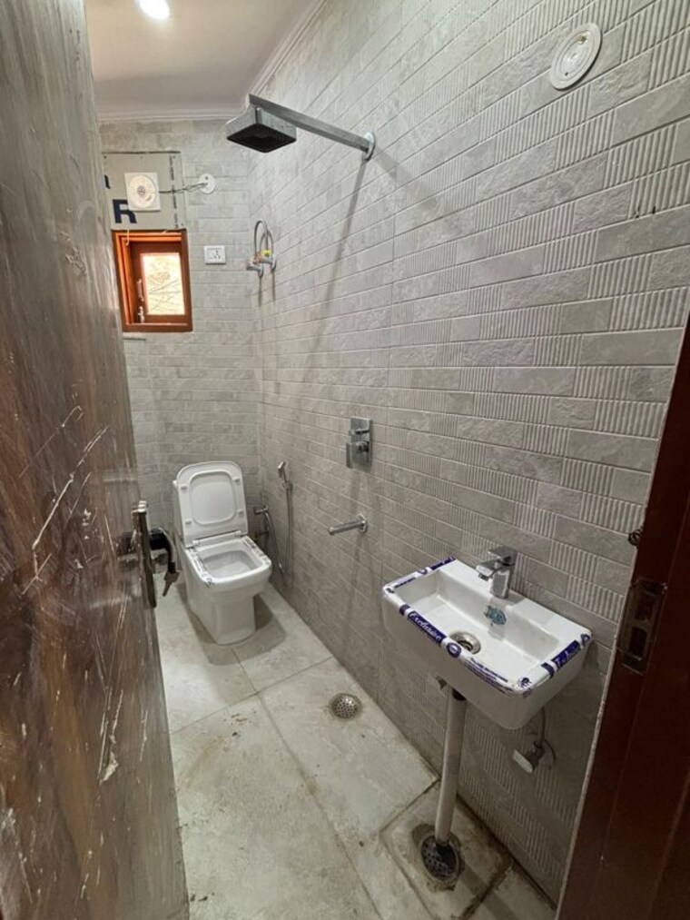 Bathroom, neb sarai 1 Bedroom 450 Sq.Ft. Builder Floor In Neb Sarai Delhi 10573338