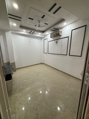 Bathroom in 1 BHK Builder Floor at Neb Sarai – for Rent