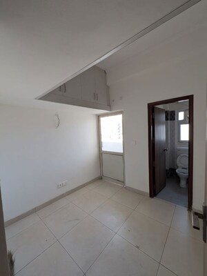 Room in 4 BHK Apartment at Lotus Panache, Sector 110 – for Rent