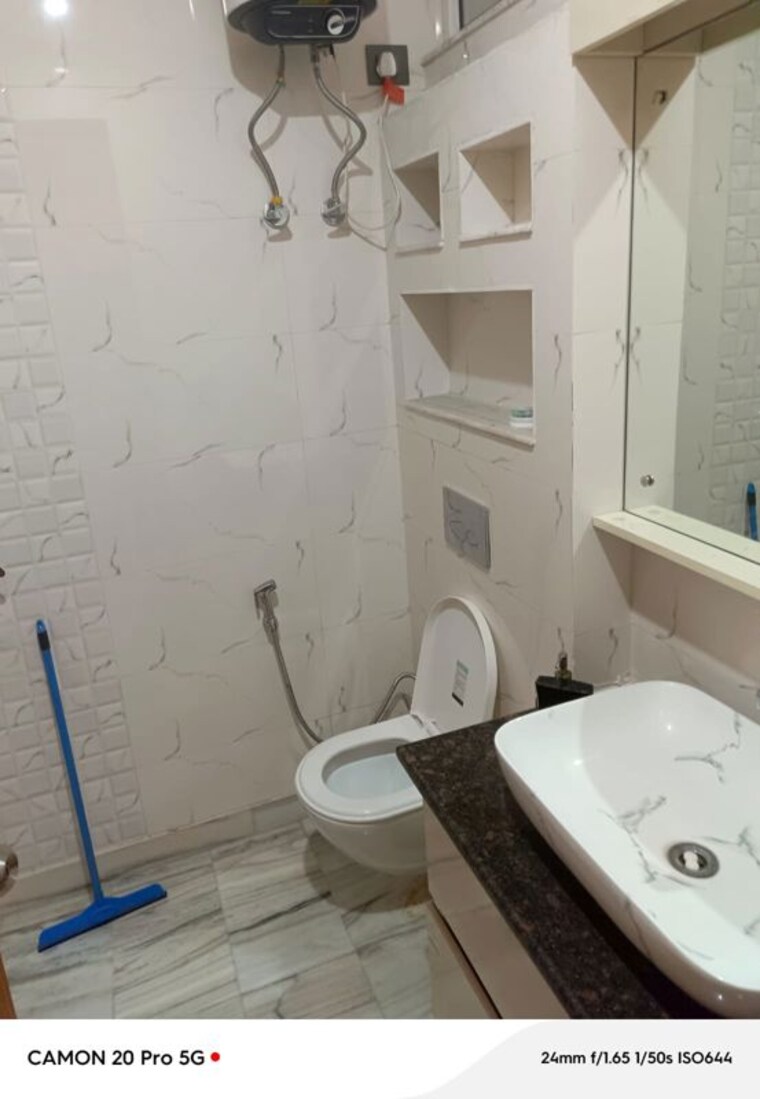 Bathroom, sector 21 1 RK 930 Sq.Ft. Independent House In Sector 21 Gurgaon 10573360